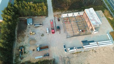 İnşaat alanında mühendislik ve yeni ticari nesneler inşa etmek