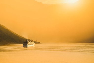 Kotor, Karadağ, Avrupa Körfezi 'nde seyir gemisi