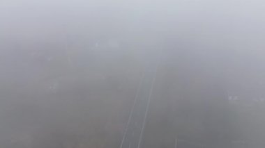 Sisli muhitte karamsar hava aracı görüntüsü