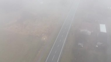 Şiddetli hava sisi otoyolda görünürlüğü azaltıyor