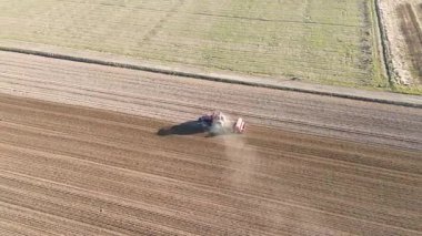Çiftlik ekipmanlarının İHA görüntüsü
