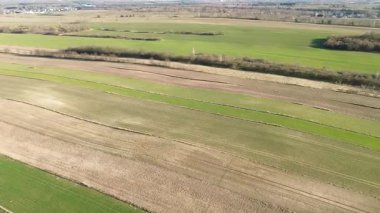 Tarımsal arazili kırsal bölgelerin insansız hava aracı görüntüsü