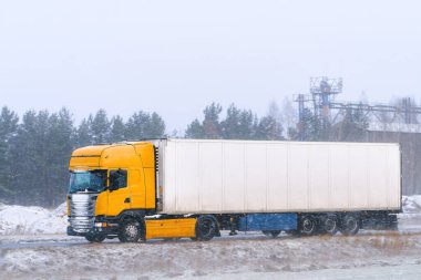 Kargo kamyonunun kış taşımacılığı