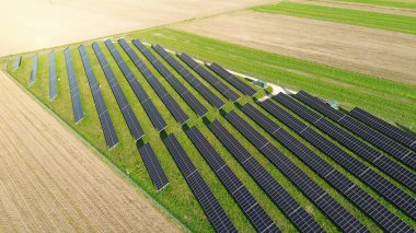 Yenilenebilir enerji güneş enerjisi istasyonu