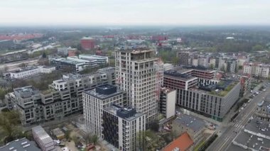 Modern şehir manzarasını şekillendiren turnalar