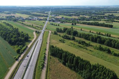 Hareket eden araçlarla çevre yolu üst geçidi