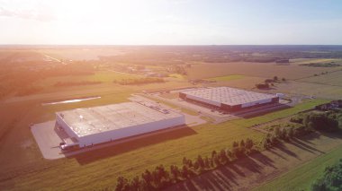 Yeşil kırsal bölgelerdeki depoları