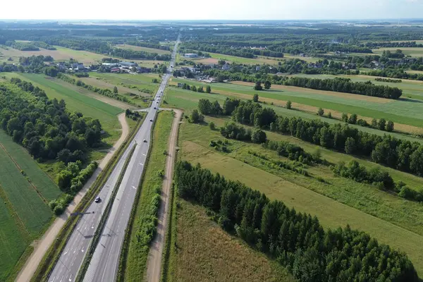 Hareket eden araçlarla çevre yolu üst geçidi