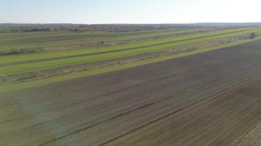 Tarlaların ve açık alanların manzaralı havası
