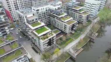 Modern konut binalarının yeşil çatıları