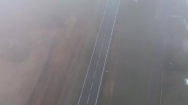 Şiddetli hava sisi otoyolda görünürlüğü azaltıyor