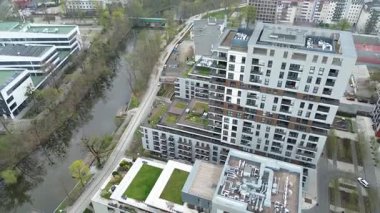 Çevre dostu apartman kompleksinin hava manzarası