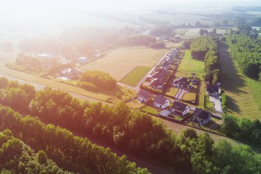 Yeşil alanları ve müstakil evleri olan yerleşim yerleri