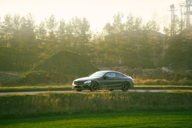 Huzur içinde gezen prestijli araç.