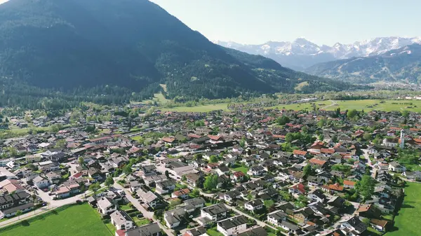 Alp dağları ve vadi kırsalları