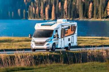 İlkbaharda tatil karavanı gezisi