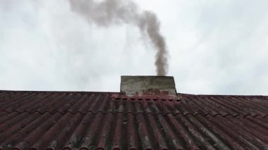 Kirli hava ve siyah baca egzozu
