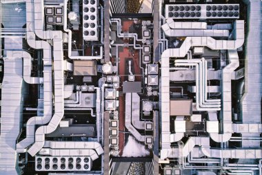 Modern bina üst havalandırma ve borular