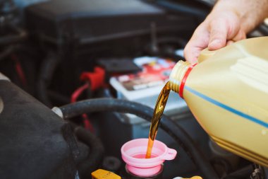 Motor yağlama bakımı devam ediyor