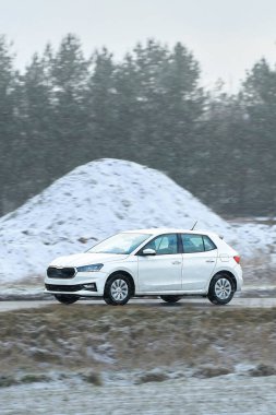 Yan görüntüde faydacı şehir arabası görüntülendi