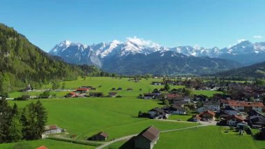 Alp dağları ve vadi kırsalları