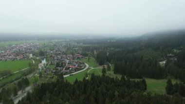 Baharın başında Bavyera manzarası