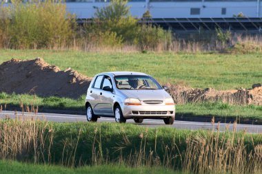 Üç çeyrekten elde edilen makul maliyetli hatchback