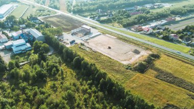 İnşaat alanında yapı iskeleti oluşturuluyor