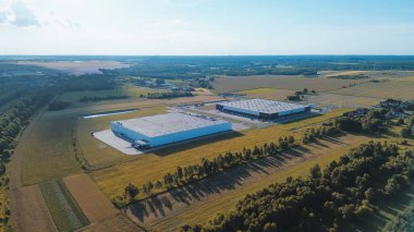 Şehir merkezindeki depo lojistik merkezi yukarıdan görülüyor