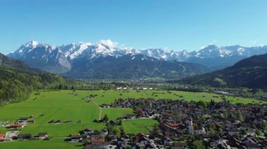 Nefes kesici Bavyera Alpleri ve kırsal alan