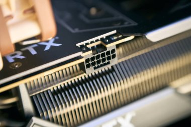 NVIDIA GPU Polonya 'ya bağlı PCIe 5.0 güç bağlantısı, Avrupa 02.04.2025