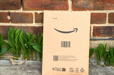Amazon ürün taşımacılığı için kağıt zarf 05.05.2025 Polonya Avrupa