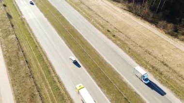 Yukarıdan yakalanan nakliye kamyonu