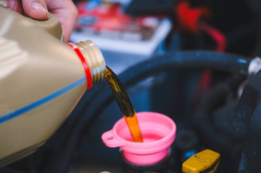 Motor yağlama bakımı devam ediyor