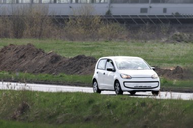 Kentsel sürüş için tasarlanmış çağdaş araba modeli