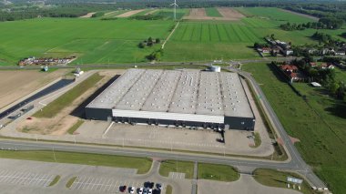 Tarım arazileriyle çevrili sanayi bölgesi