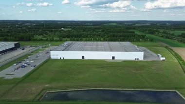 Yukarıdan nakliye ve lojistik binaları