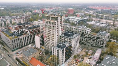 Kule ve inşaat vinci ile şehir genleşmesi