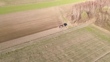 Çiftlik ekipmanlarının İHA görüntüsü