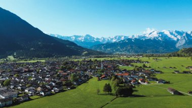 Alp dağları ve vadi kırsalları