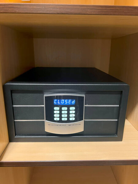 Сейф отеля с защищенной цифровой клавиатурой