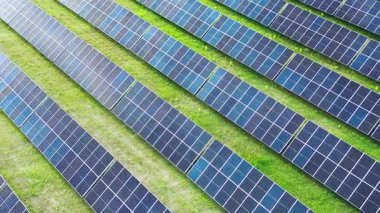 Fotovoltaik istasyon temiz enerji üretiyor