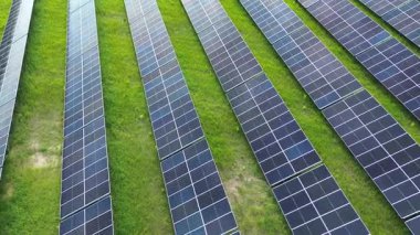 Sürdürülebilir kalkınma ve çevresel korunmayı destekleyen solarpaneller