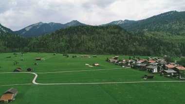 Baharın başında Bavyera manzarası