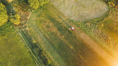 Yaz mevsiminde havadan hasat.