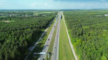 Trafik akışına sahip kırsal otoyol