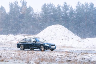 Lüks SUV kış yolunu kolaylıkla idare ediyor.