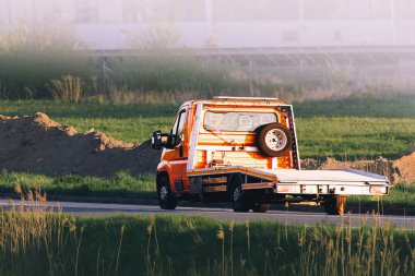 Çekici, acil çağrıdan sonra hiçbir şey taşımıyor.