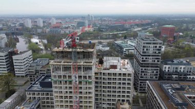 Etkin inşaat ile modern kentsel ufuk çizgisi