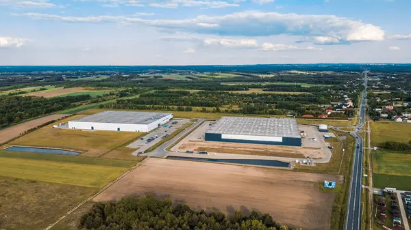 Lojistik merkezi ve çevreleyen yeşil alanlar